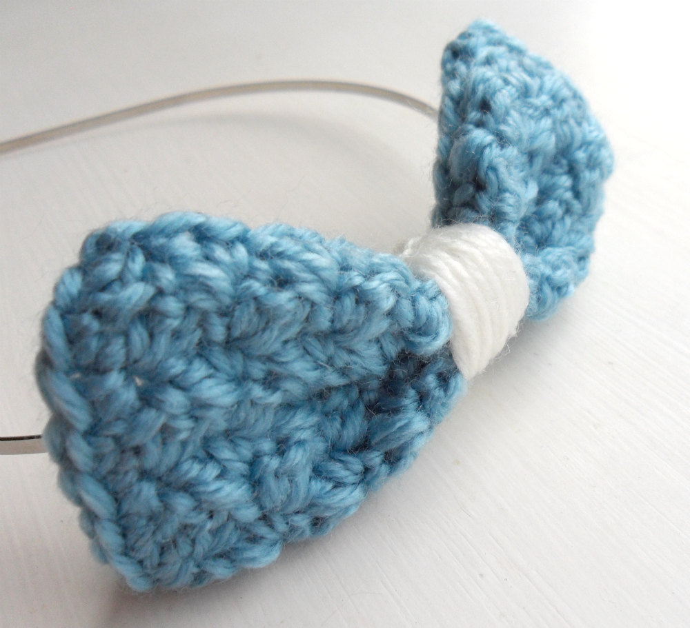 Crochet Hair Accessory Bow Blue Cream